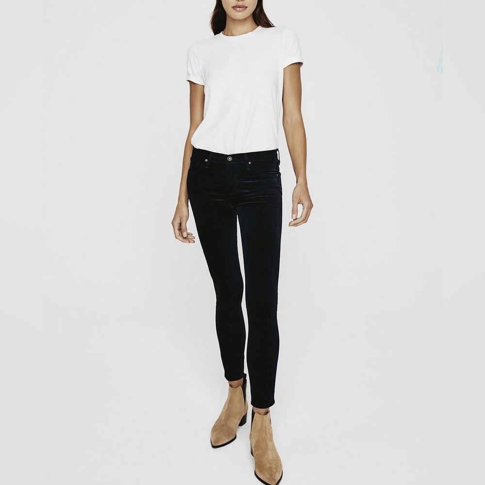 AG. The Legging, Super Skinny. Velvet Black. Size 27R.